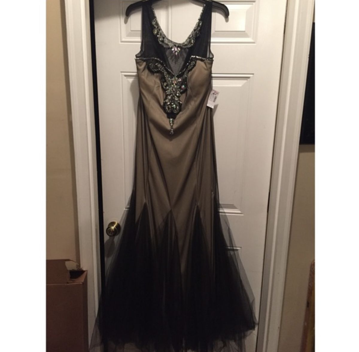 Queenly | Buy and sell prom, pageant, and formal dresses