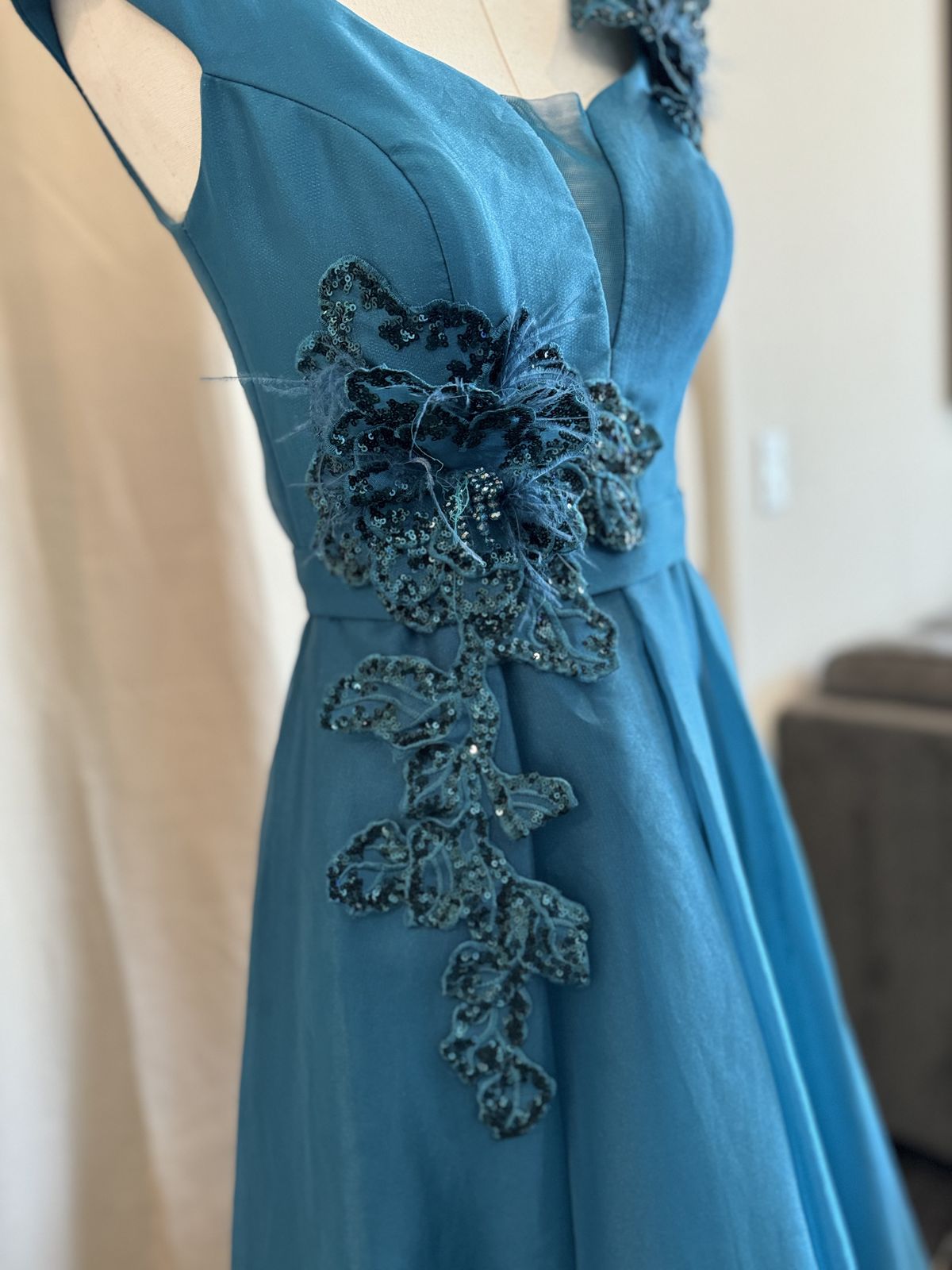 Size 8 Prom Blue A-line Dress on Queenly