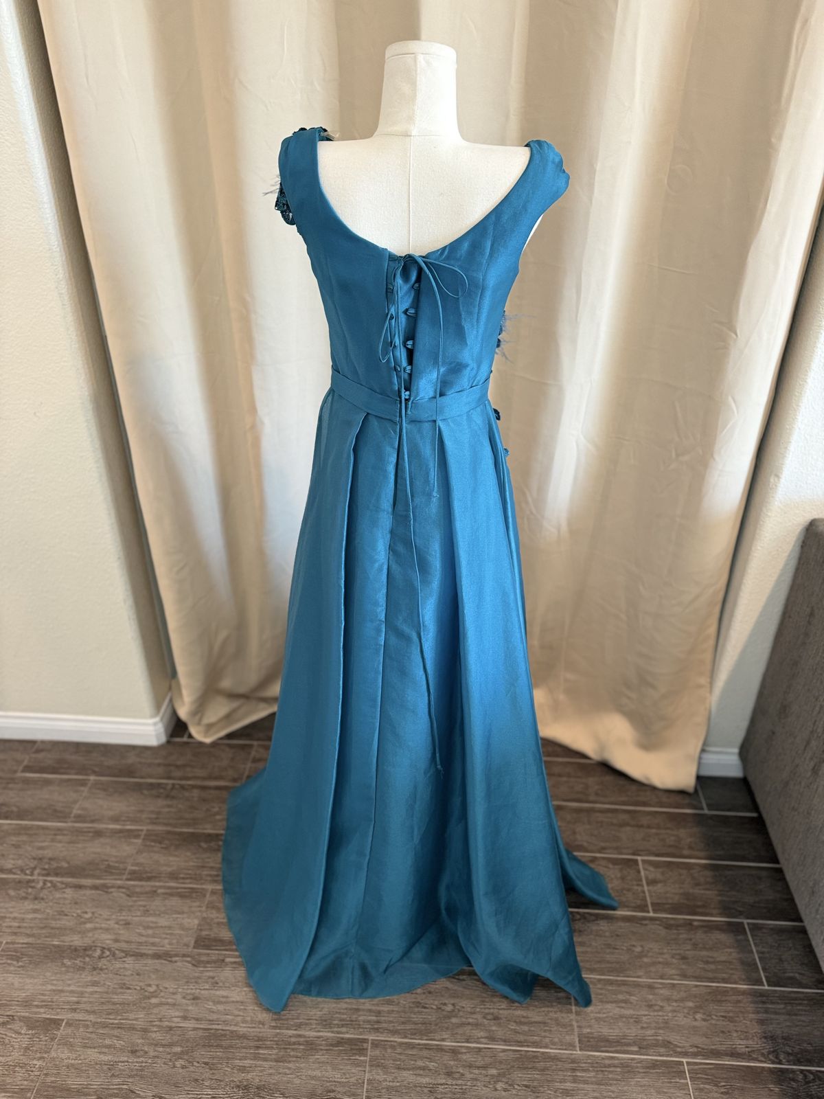 Size 8 Prom Blue A-line Dress on Queenly