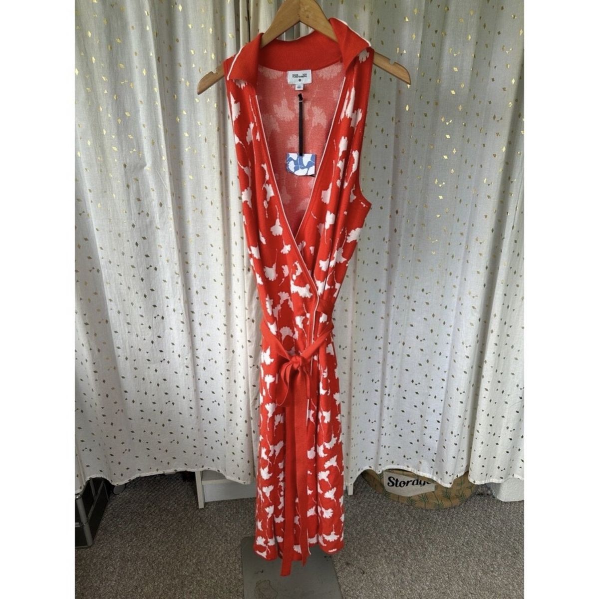 Diane Von Furstenberg Size 2X Plunge Orange Cocktail Dress on Queenly