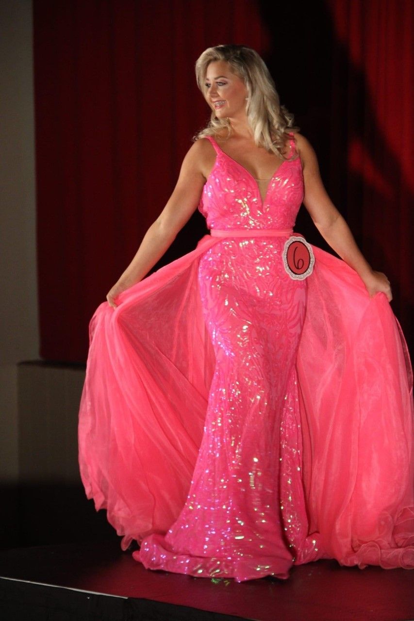 Style 11113 & 1740 Ashley Lauren Size 6 Hot Pink Dress With Train on Queenly