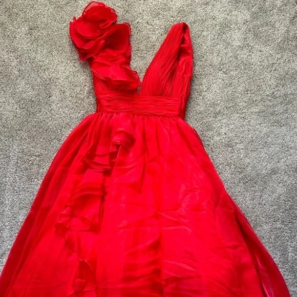 Mac Duggal Size 2 Red Ball Gown on Queenly