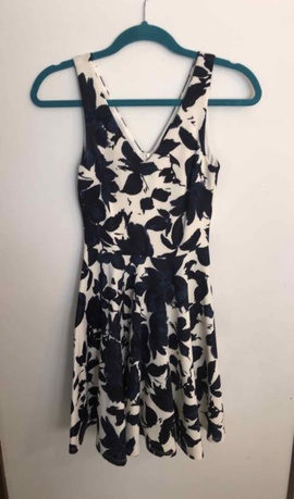 Dry Goods  White Size 0 Floral Cocktail Dress on Queenly