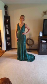 Jovani Green Size 6 Straight Dress on Queenly