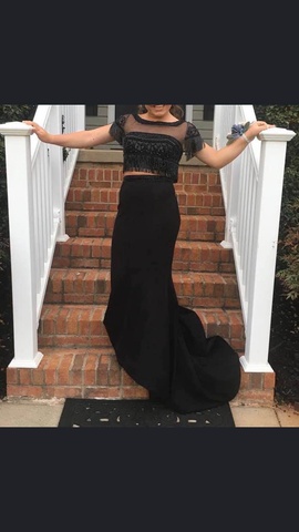 Sherri Hill Black Size 4 Two Piece Prom Train Dress on Queenly