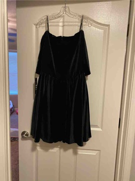 Johnathan Kayne Black Size 14 Velvet Cocktail Dress on Queenly