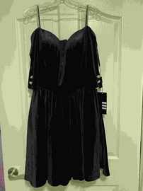 Johnathan Kayne Black Size 14 Velvet Cocktail Dress on Queenly