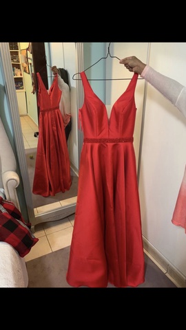 Lina Oria Red Size 2 V Neck Winter Formal Belt Ball gown on Queenly
