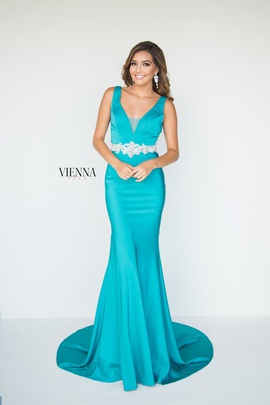 Vienna Blue Size 2 Straight Dress on Queenly