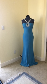Faviana Blue Size 4 Keyhole Straight Dress on Queenly