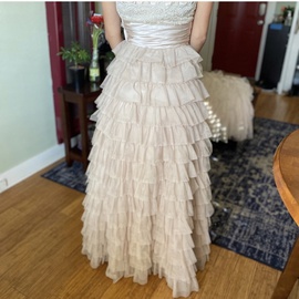 Windsor Nude Size 6 Ball gown on Queenly