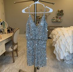 Sherri Hill Silver Size 4 Party Cocktail Dress on Queenly
