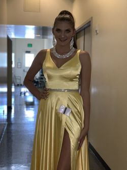 Sherri Hill Yellow Size 8 Train Dress on Queenly