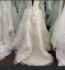 Oleg Cassini White Size 6 Wedding Floor Length A-line Dress on Queenly