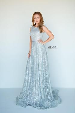 Style 7808 Vienna Silver Size 0 Tall Height Train A-line Dress on Queenly