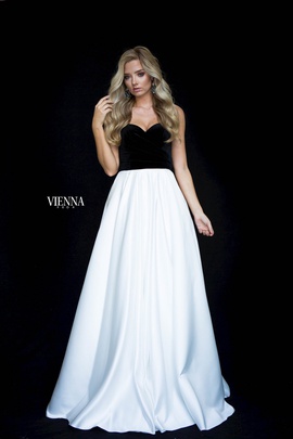 Style 7827 Vienna White Size 0 Sweetheart Tall Height A-line Dress on Queenly