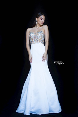 Style 82001 Vienna White Size 6 Sweetheart Tall Height Mermaid Dress on Queenly