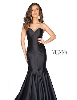 Style 8252 Vienna Black Size 0 Train Tall Height Mermaid Dress on Queenly