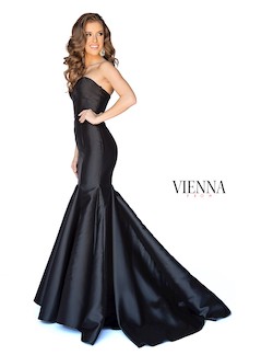 Style 8252 Vienna Black Size 2 Train Tall Height Mermaid Dress on Queenly