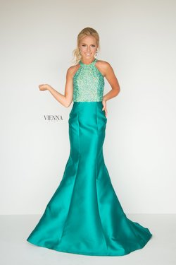 Style 8281 Vienna Green Size 8 Tall Height Mermaid Dress on Queenly