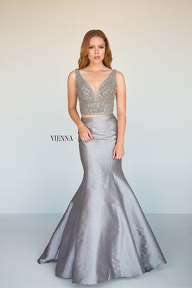 Style 8288 Vienna Silver Size 00 Jewelled Backless Tall Height Mermaid Dress on Queenly