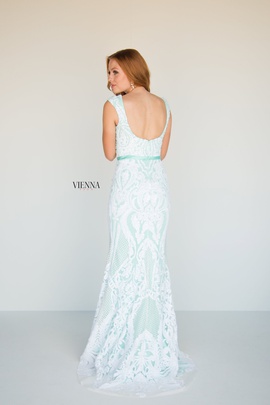 Style 8810 Vienna Green Size 0 Lace Mermaid Dress on Queenly