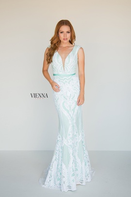 Style 8810 Vienna Green Size 8 Lace Mermaid Dress on Queenly