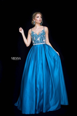 Style 9983 Vienna Green Size 0 Backless Ball gown on Queenly