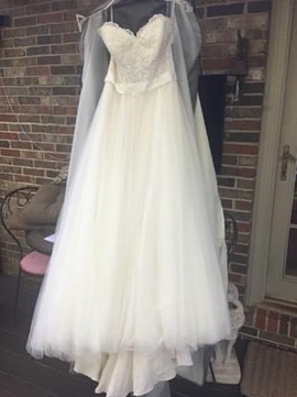 Wtoo White Size 10 Wedding Sweetheart Floor Length Train Dress on Queenly