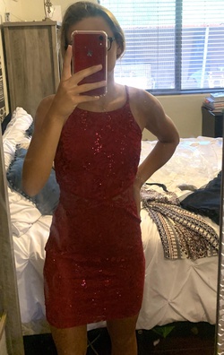 IN Red Size 4 Tall Height Cocktail Dress on Queenly