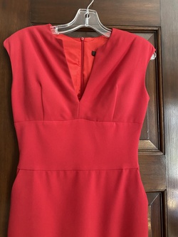single Red Size 0 Interview Cap Sleeve Cocktail Dress on Queenly