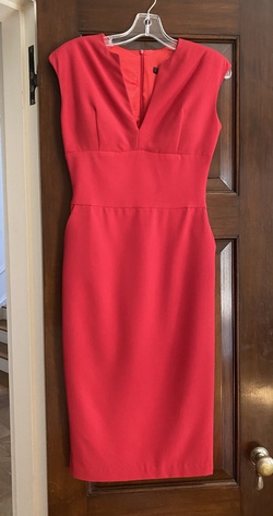 single Red Size 0 Interview Cap Sleeve Cocktail Dress on Queenly