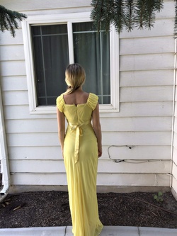Jody Yellow Size 4 Straight Dress on Queenly