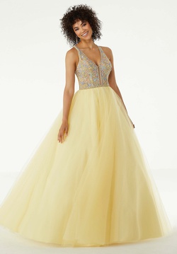 Style 45072 Mori Lee Yellow Size 10 Tulle Sheer Tall Height Fitted Ball gown on Queenly
