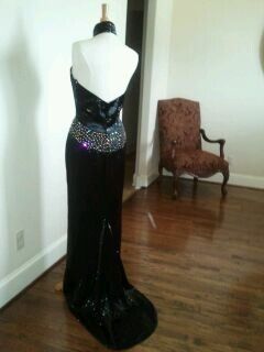 Style C97E Darius Cordell Black Size 8  on Queenly