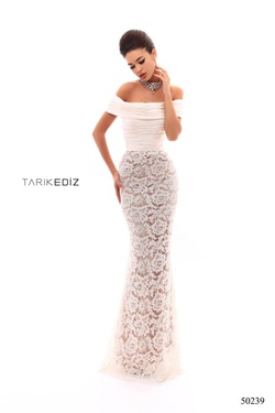 Style 50239 Tarik Ediz White Size 8 Fitted Prom A-line Dress on Queenly