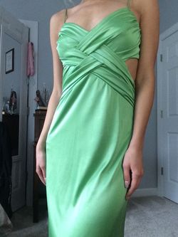 Green Size 2 Straight Dress on Queenly