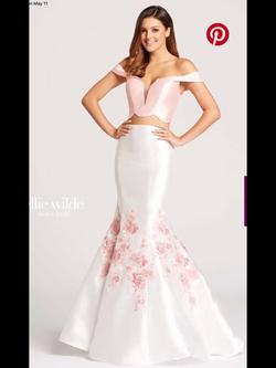Ellie Wilde White Size 4 Prom Mermaid Dress on Queenly