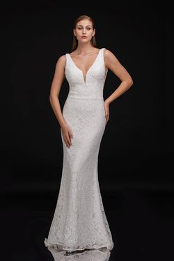 Style 2229 Nina Canacci White Size 10 Tall Height Prom Straight Dress on Queenly