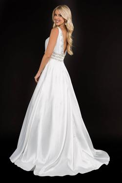 Style 2290 Nina Canacci White Size 8 Tall Height Prom Ball gown on Queenly