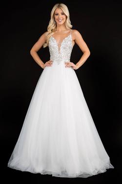 Style 3166 Nina Canacci White Size 14 Tall Height Prom Ball gown on Queenly