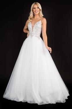 Style 3166 Nina Canacci White Size 24 Tall Height Prom Ball gown on Queenly