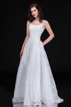 Style 5141 Nina Canacci White Size 8 Tall Height Prom Ball gown on Queenly