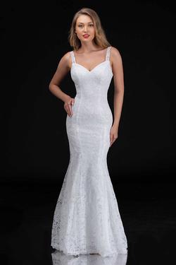 Style 5142 Nina Canacci White Size 8 Tall Height Prom Mermaid Dress on Queenly