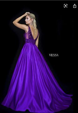 Vienna Purple Size 0 V Neck Floor Length Prom Pageant Ball gown on Queenly