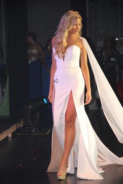 White Size 2 Side slit Dress on Queenly