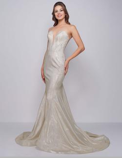 Style 66918 Mac Duggal White Size 4 Tall Height Prom Mermaid Dress on Queenly