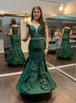 Green Size 10 Mermaid Dress on Queenly