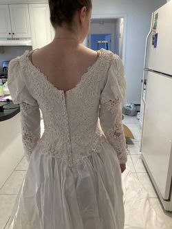 Mendicino Bridal White Size 4 Lace Mendicino Train Dress on Queenly
