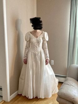 Mendicino Bridal White Size 4 Lace Mendicino Train Dress on Queenly